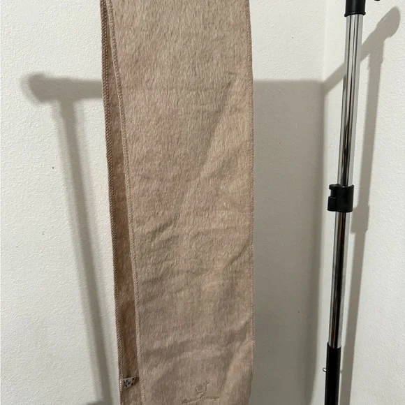 Alpaca Elegance Tan Scarf - Picture 3 of 4